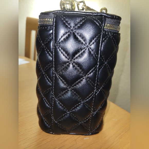 Adorable Black Quilted 3 way Clutch Bag - Phone case - crossbody - Picture 8 of 10